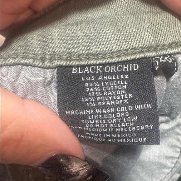 Black orchid shorts - Picture 7 of 7